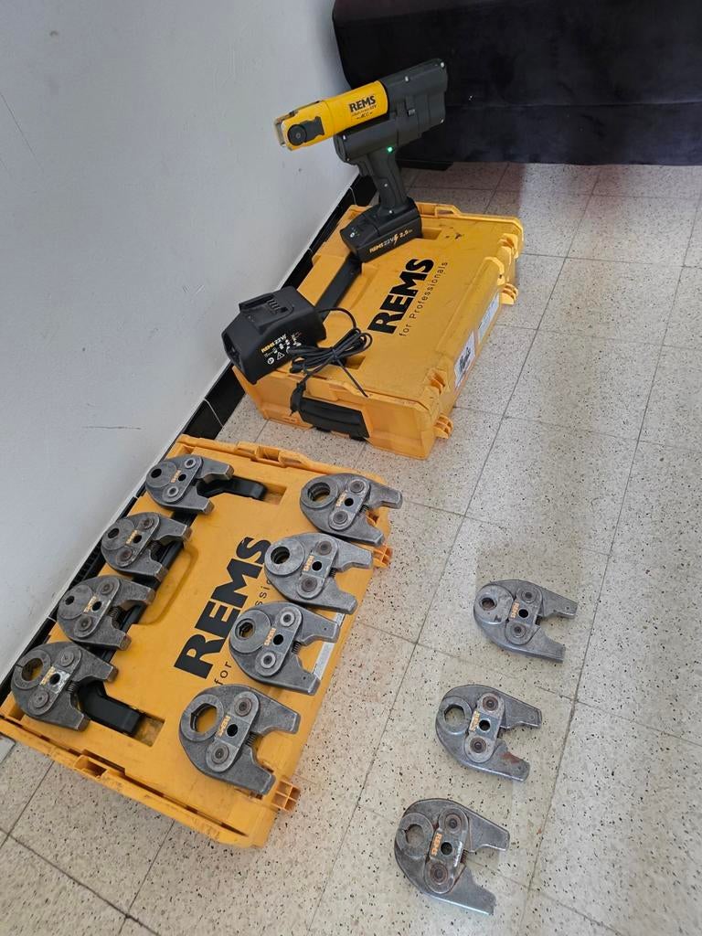 Rems sertisseuse 22v avec 11 machoire, Enlèvement ou Envoi