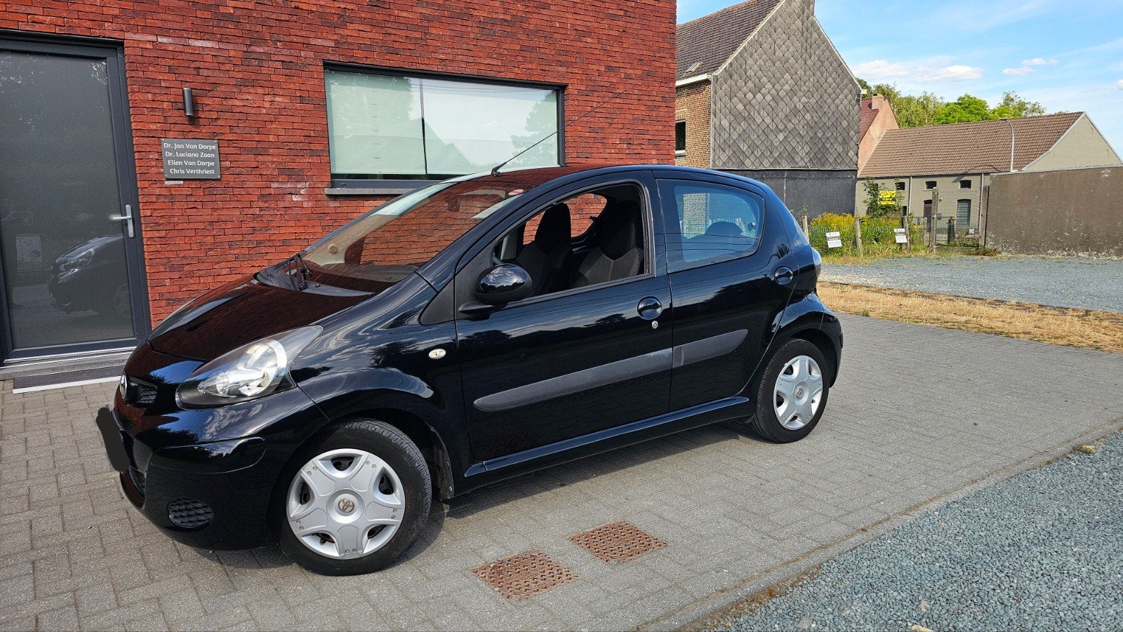 Toyota Aygo 1.0L Benzin/88.000 Km/Bj 2010/Airco/Euro5, Auto's, Stof, Zwart, https://public.car-pass.be/vhr/fb687f1d-b763-4406-b1cc-e60ab6811b05