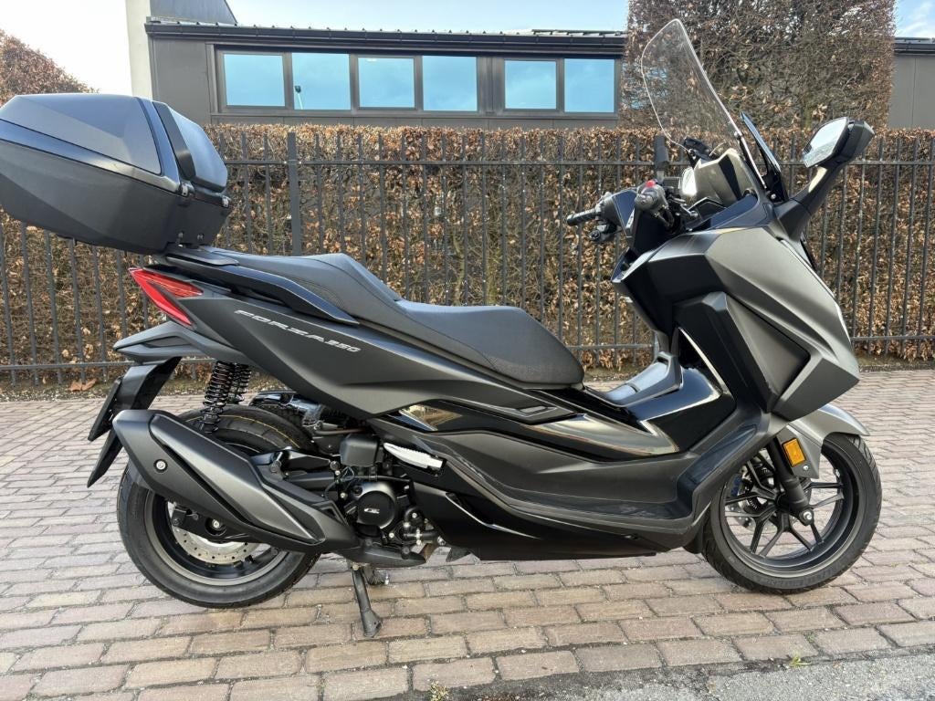 Honda Forza 350, Motos, Motos | Honda, Entreprise, Scooter, 12 à 35 kW, 1 cylindre, Permis Moto A2 minimum, ABS, Éclairage LED