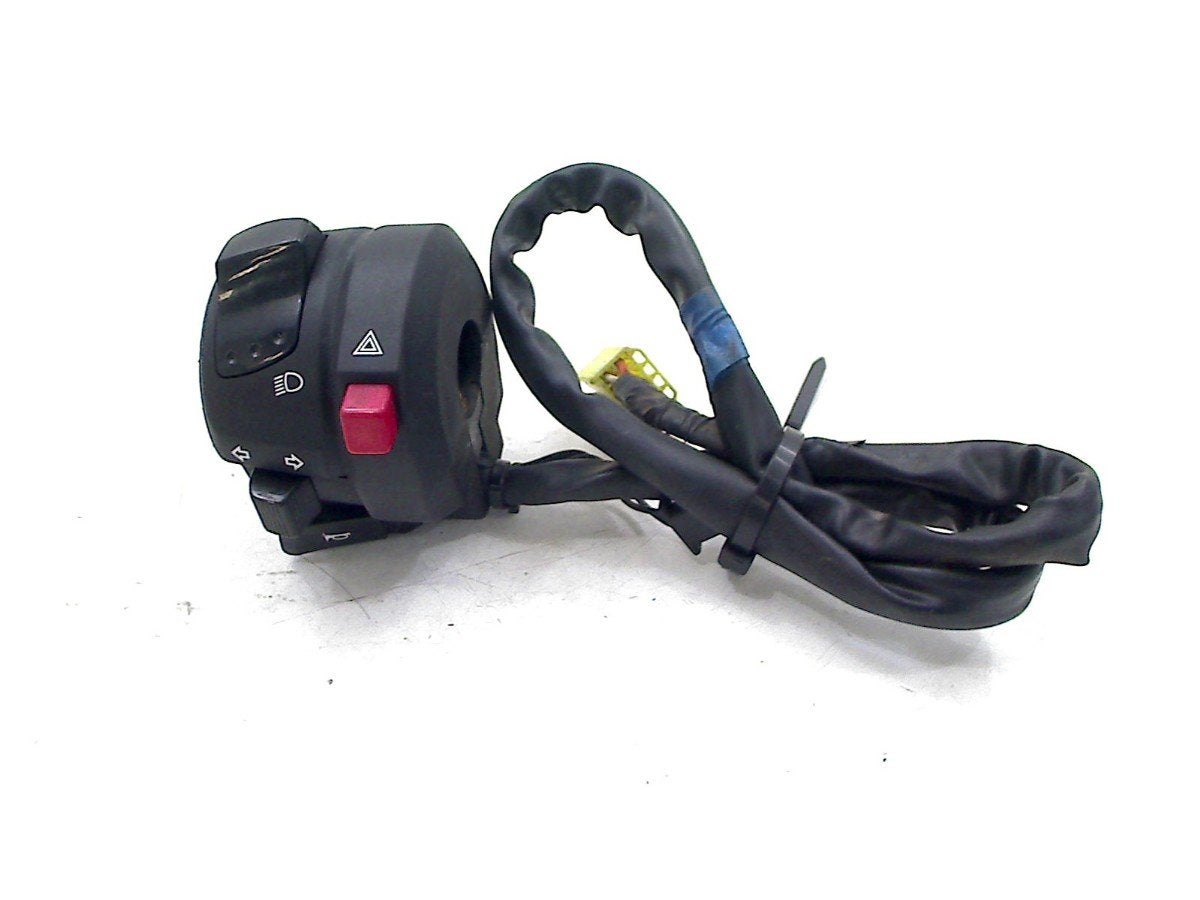 COMMUTATEUR GAUCHE Suzuki SV 650 2021- (01-2021/-), Suzuki Deutschland GmbH, Utilisé, Kontakt@suzuki.de, Suzuki-Allee 7
64625  Bensheim, DE