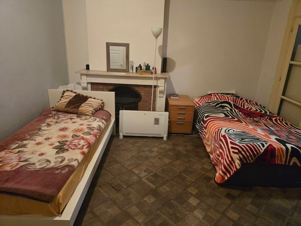 Colocation Studio 60m² - Métro Trône / Porte de Namur - 400€, Immo