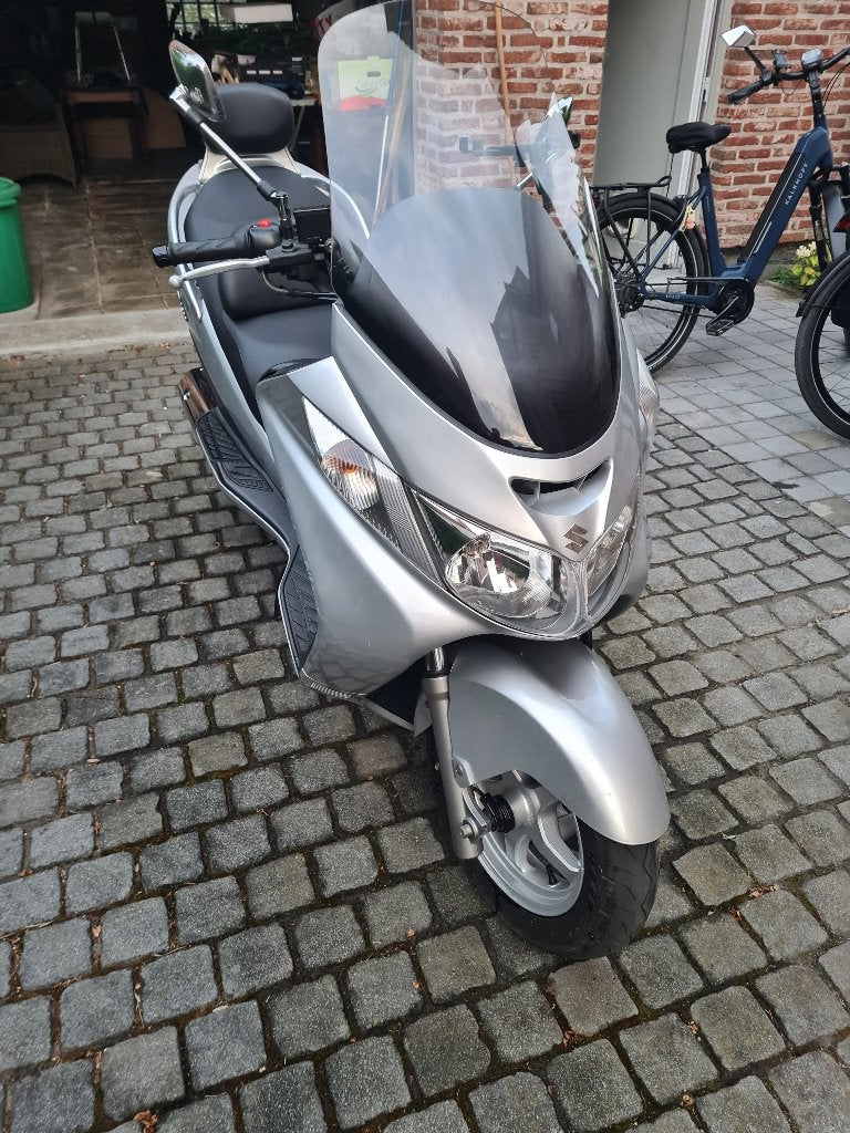 Suzuki Burgman 400 - seulement 10 800 km, Motos, Permis Moto A, Scooter, Occasion, Particulier