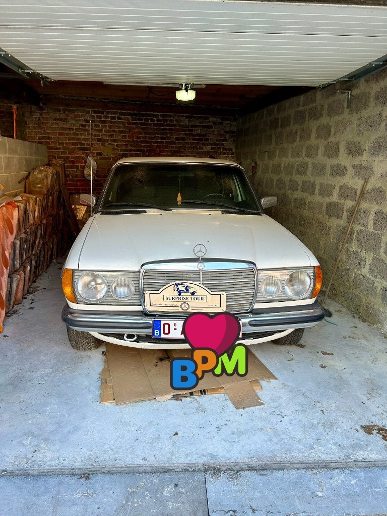 Mercedes D200 - Ancêtre 1982, Autos, Autres modèles, Achat, Boîte manuelle, Noir