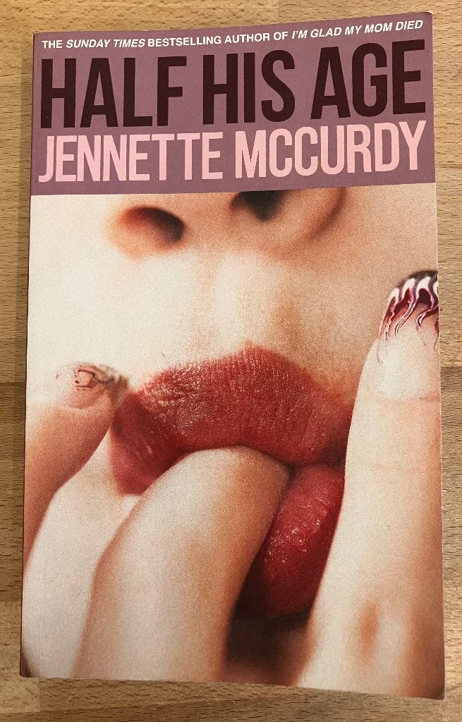 Boek - Half his age (Engels), Boeken, Chicklit, Ophalen, Zo goed als nieuw, Jennette McCurdy
