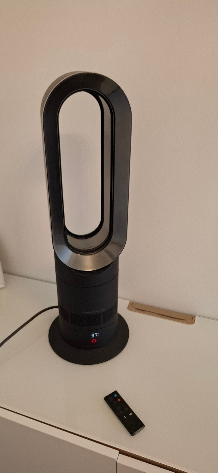 Dyson Hot + Cool ventilator – in nieuwstaat

Dyson ventilato, Elektronische apparatuur, Ophalen, Ventilator met afstandsbediening