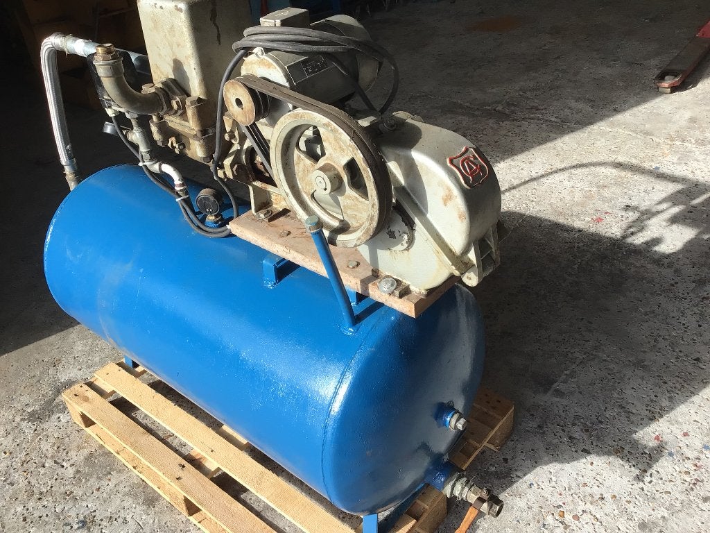 Waterpomp Clasal 4000 liter, Ophalen, Veehouderij, Stalinrichting