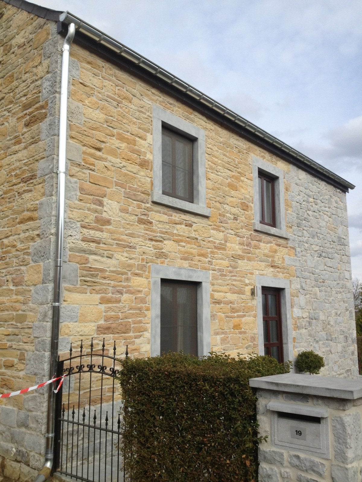 Maison à louer à Strée - deux chambres avec jardin