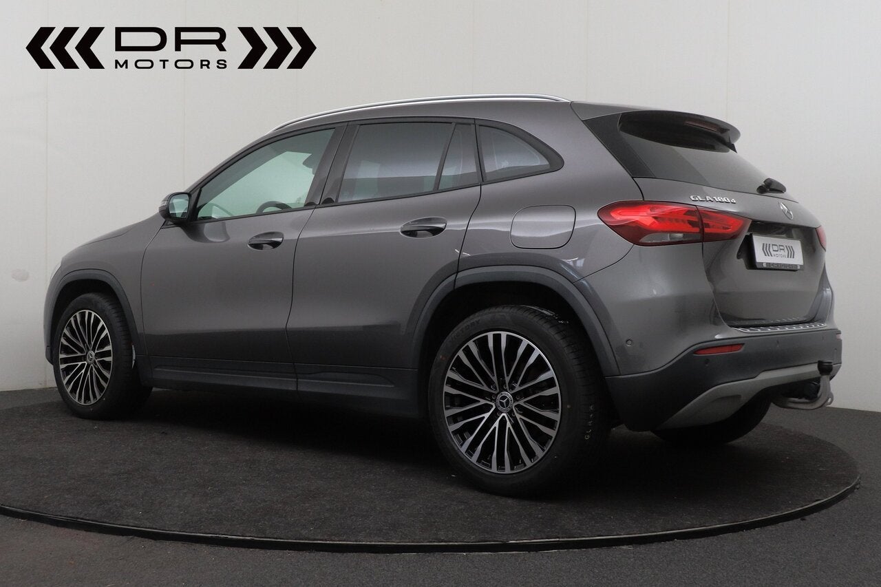 Mercedes-Benz GLA 180 DCT 7-GTRONIC - NAVI - CAMERA - DAB, Auto's, Mercedes-Benz, 4 deurs, 4 cilinders, https://public.car-pass.be/vhr/f59f1c61-c4b4-41df-bac8-262217b8158d