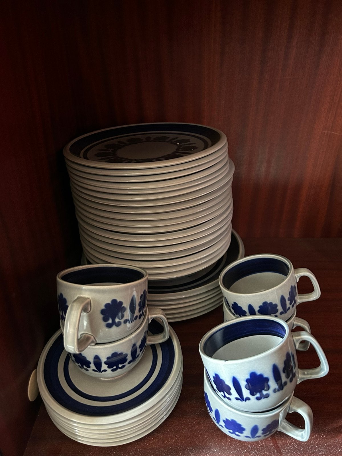 assiettes et tasses à café, Ophalen
