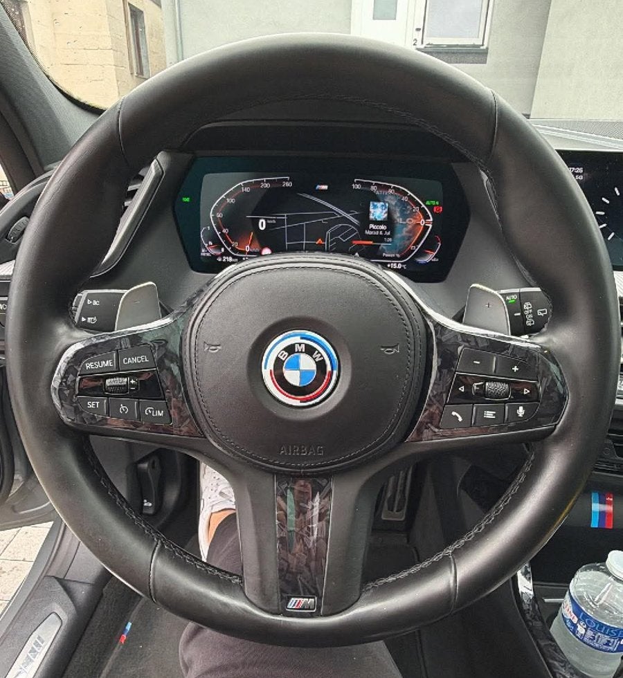 Volant BMW F40 (serie 1), Enlèvement, BMW