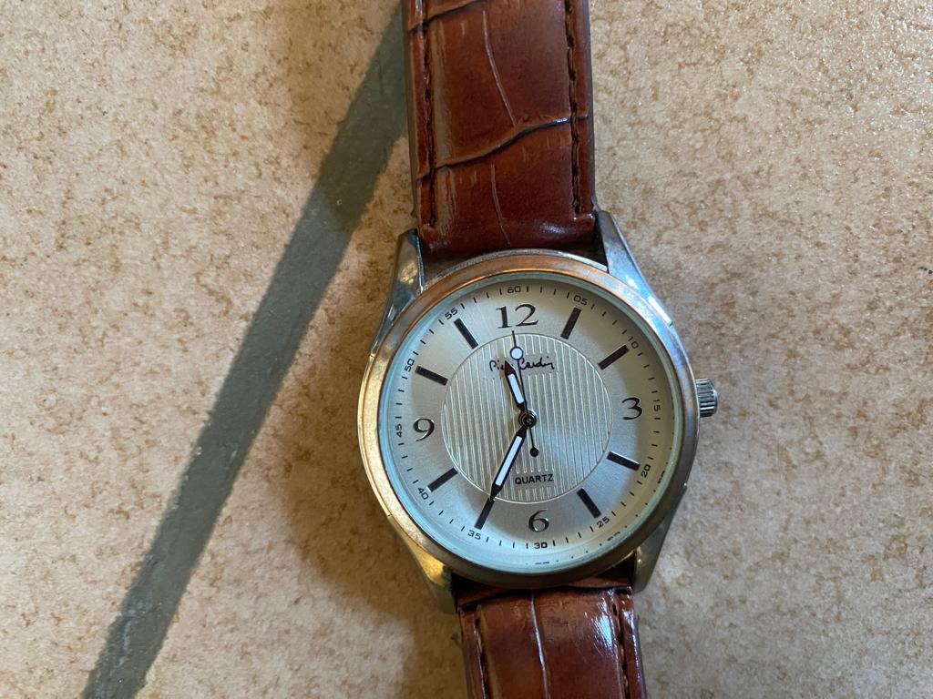 Pierre Cardin montre homme quartz bracelet cuir TB état, Bijoux, Sacs & Beauté, Montre-bracelet, Autres marques, Cuir, Acier