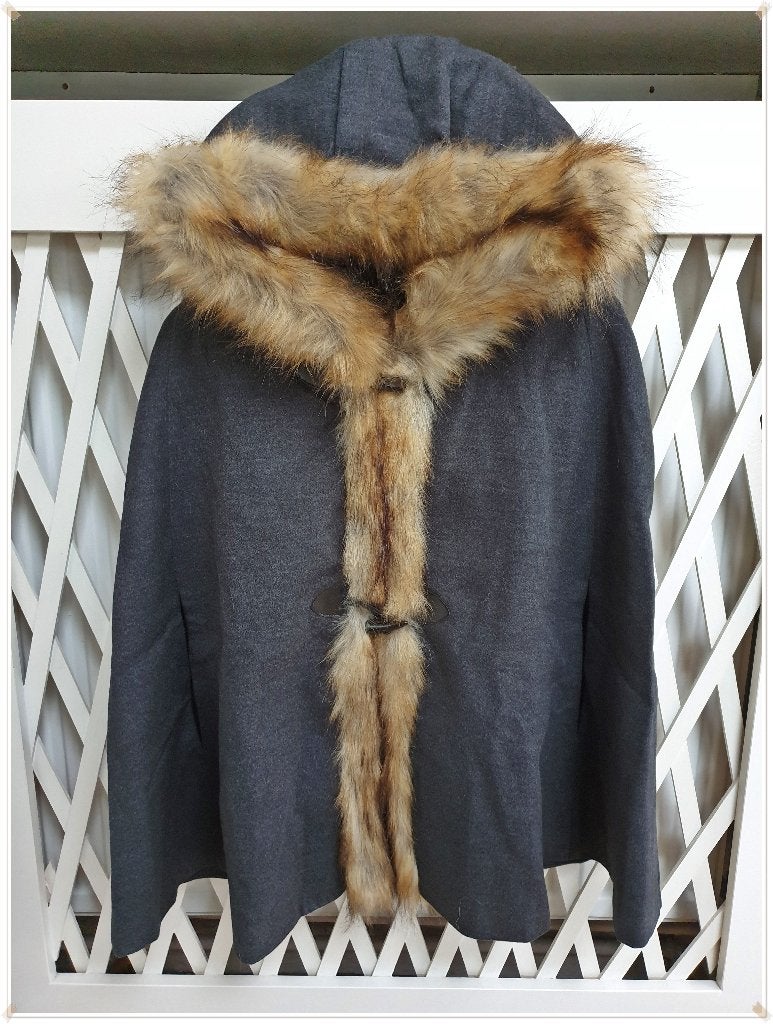 PINK LADY - PONCHO/CAPE A CAPUCHE NEUF – T. : 40, Vêtements | Femmes, Vestes | Hiver, Neuf, Taille 38/40 (M), Gris, Enlèvement ou Envoi
