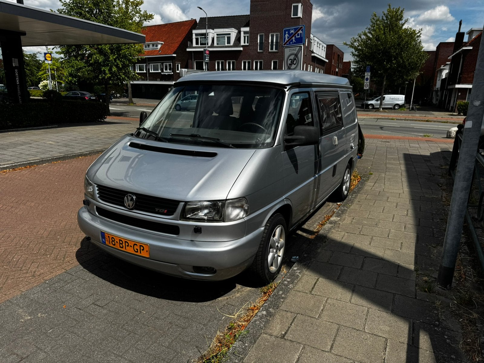 VW T4 - 2002 Camper 2.5 TDI - 151 pk - APK 2026, Jusqu'à 4, Diesel, Particulier, Modèle Bus ou Fourgon aménagé