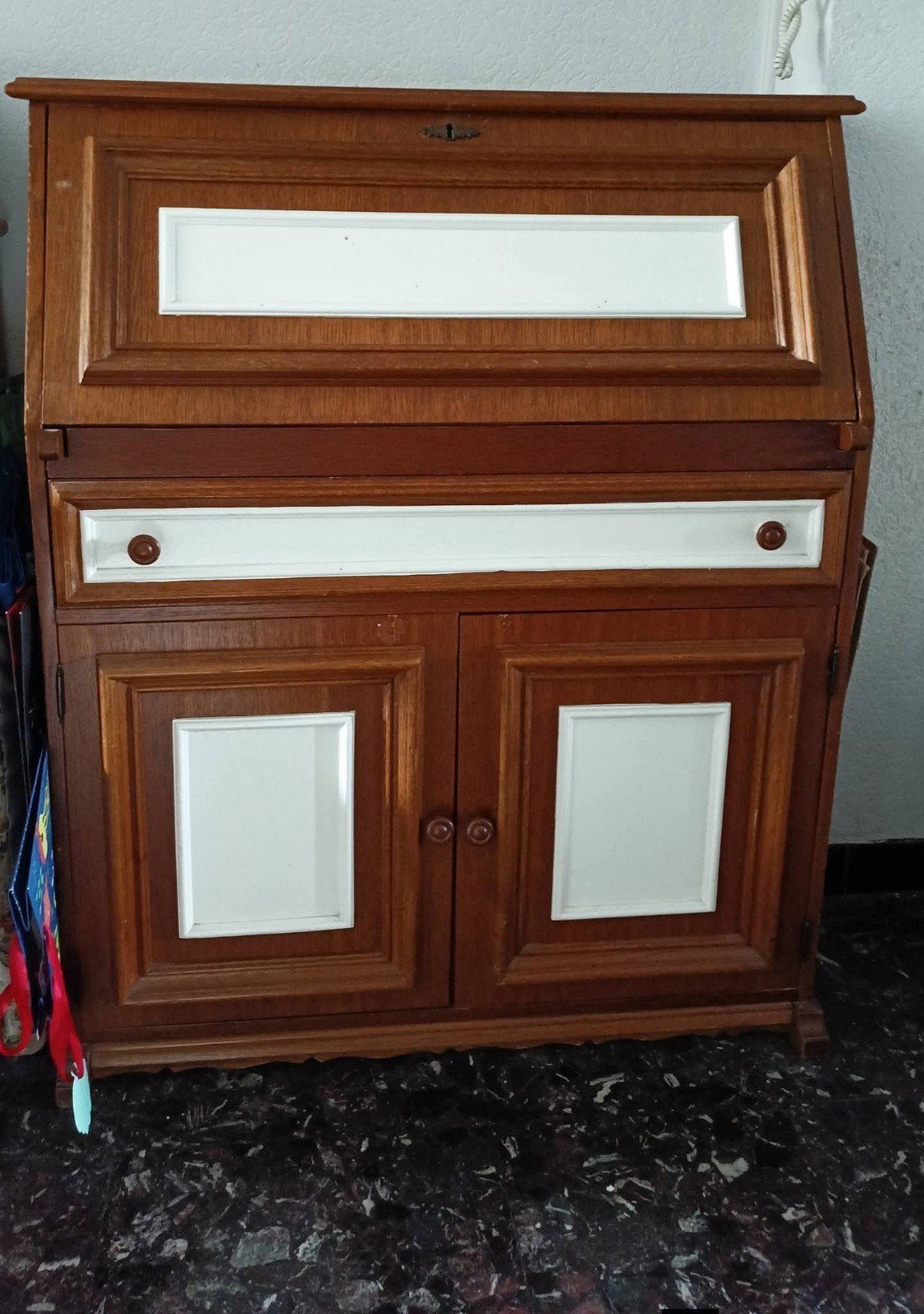 Cork Key Wood Secretary, Ophalen