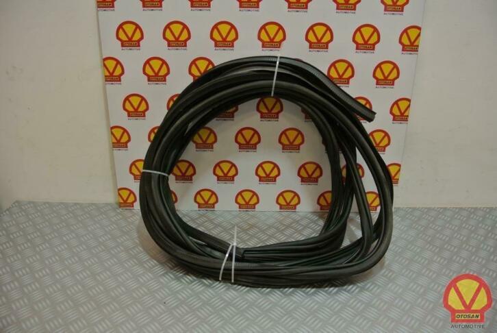 audi a1 8x facelift 3drs deur bagage rubbers compleet 8c3831, Gebruikt, AUDI AG, Auto-Union-Strasse 1
85045  Ingolstadt, DE, Audi