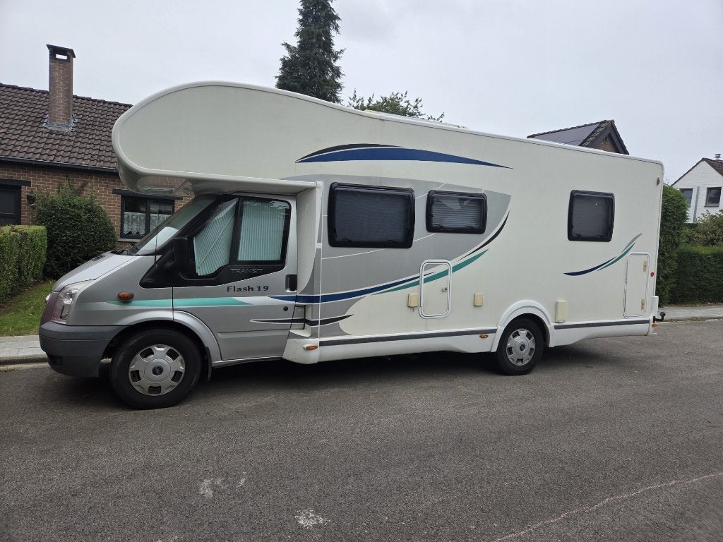 camping-car à vendre Ford flash 19 chausson, Roue de secours, Toilette à cassette, Boîte manuelle, Ford