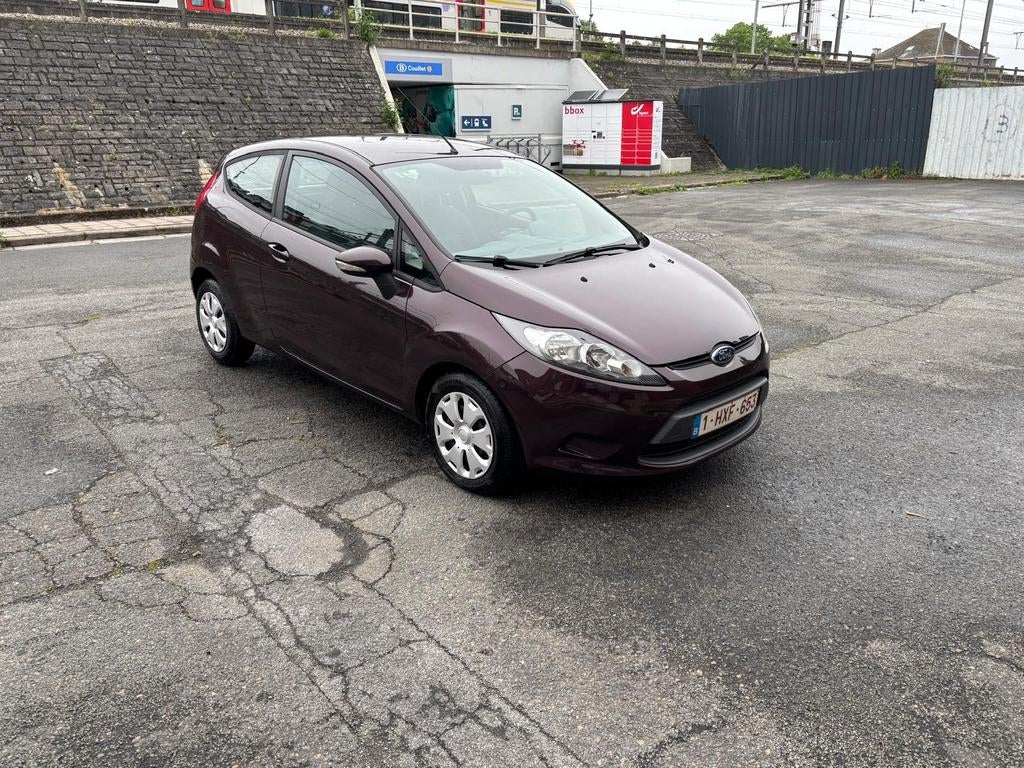 Ford fiesta 16cdti année 2011 avec 160000km avec carnet, Auto's, Euro 5, 3 deurs, Coupé, 5 zetels