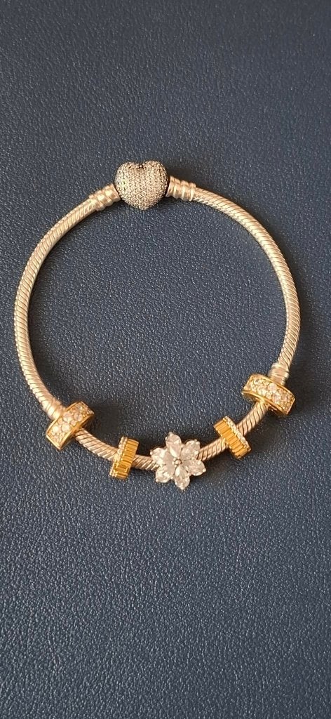 Pandora armband, Ophalen of Verzenden, Zo goed als nieuw, Met bedels of kralen