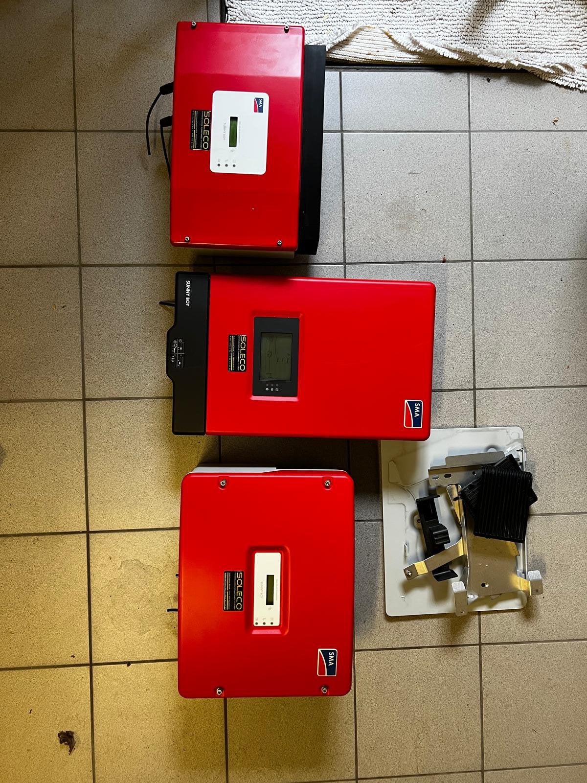 3 omvormers voor zonnepanelen, Doe-het-zelf en Bouw, Ophalen, Gebruikt, Overige typen