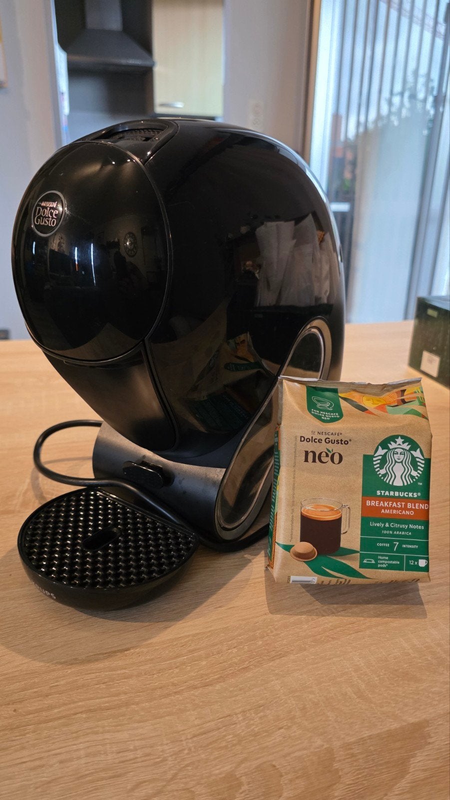 Dolce Gusto Neo Nescafé samen met 1 pak starbucks koffie, Electroménager, Cafetières, Enlèvement, Comme neuf, Cafetière, Dosettes et capsules de café