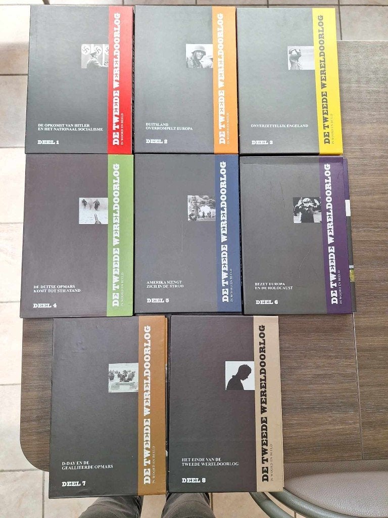 oorlogsboeken met dvd, Boeken, Diverse auteurs, Zo goed als nieuw, Algemeen, Ophalen