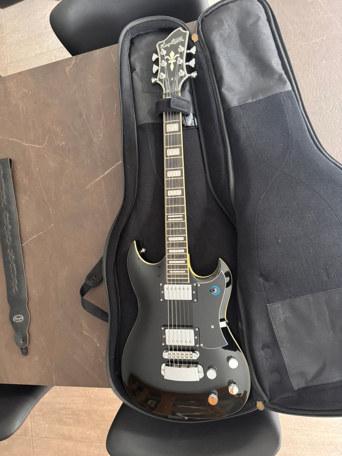 Hagström Pat Smear Signature gitaar (Gloss Black), Muziek en Instrumenten, Ophalen of Verzenden, Zo goed als nieuw