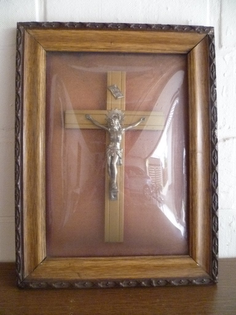 Vintage kruisbeeld achter glazen bol, Ophalen