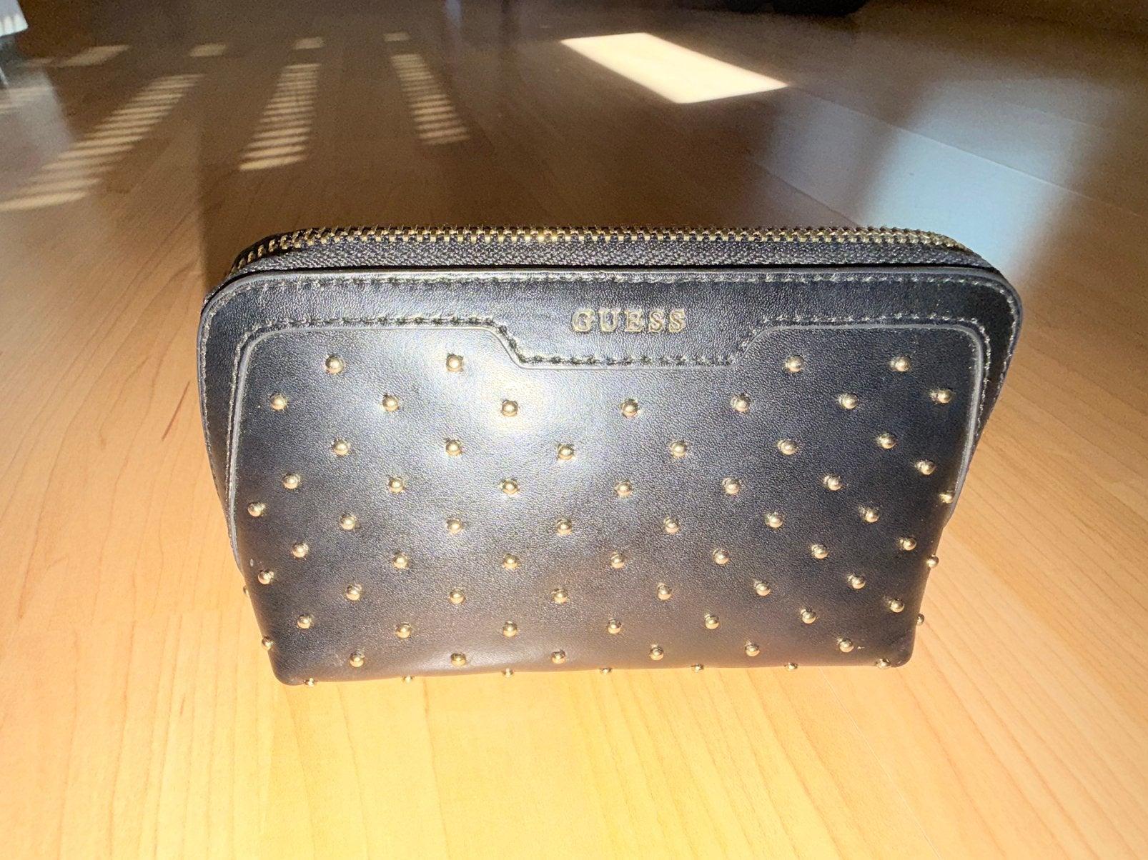 Trousse GUESS, Enlèvement, Comme neuf, Guess