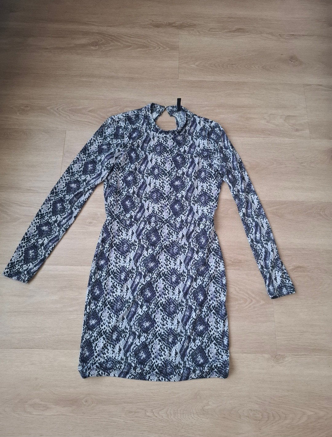Jurk H&M met open rug maat 38, H&M, Ophalen of Verzenden, Zo goed als nieuw, Maat 38/40 (M)
