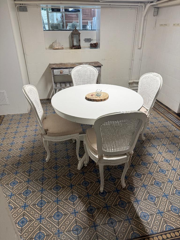 Tafel (uitschuifbaar) + 4 klassieke stoelen, Maison & Meubles, Tables | Tables à manger, Comme neuf, Cinq personnes ou plus, Enlèvement
