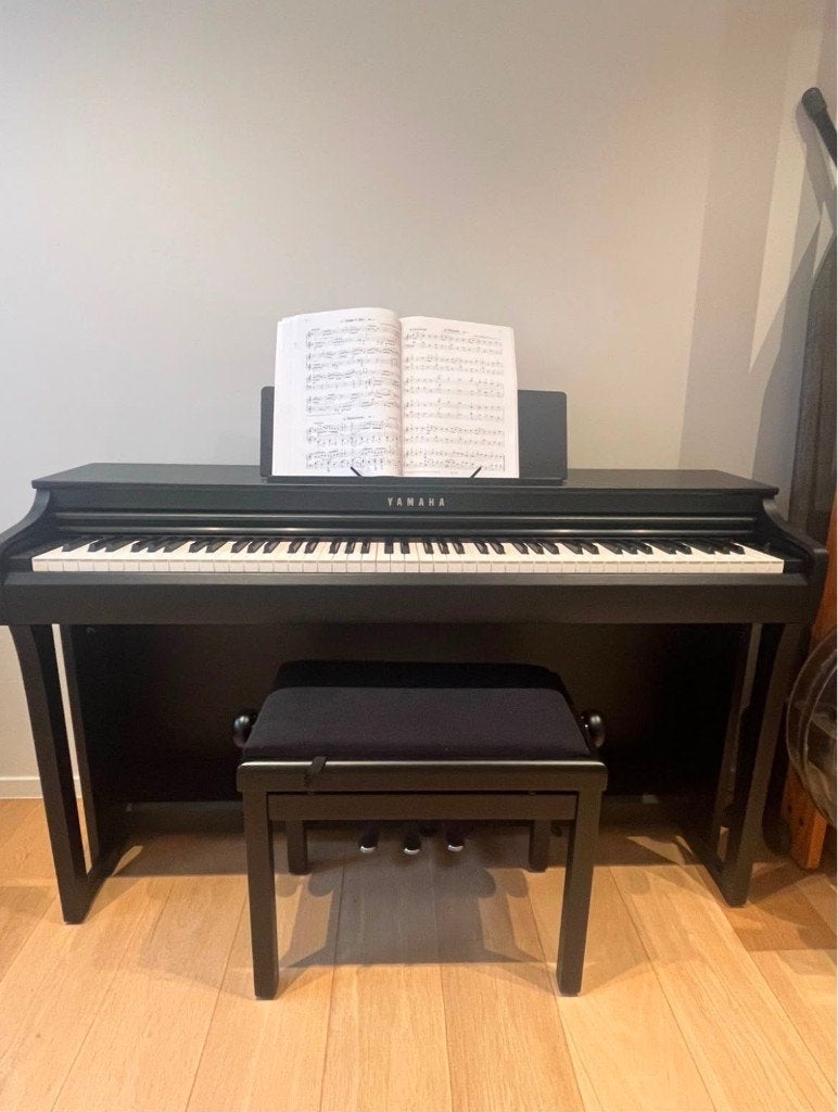Yamaha digitale buffetpiano met pianobank en koptelefoon, Ophalen, Zwart, Digitaal, Nieuw