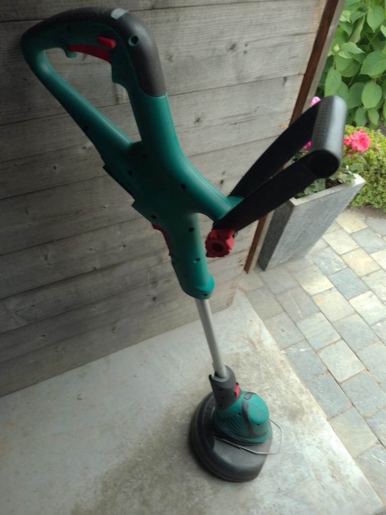 Bosch accu grastrimmer, Jardin & Terrasse, Coupe-bordures, Enlèvement, Utilisé, 10 à 30 cm, Batterie