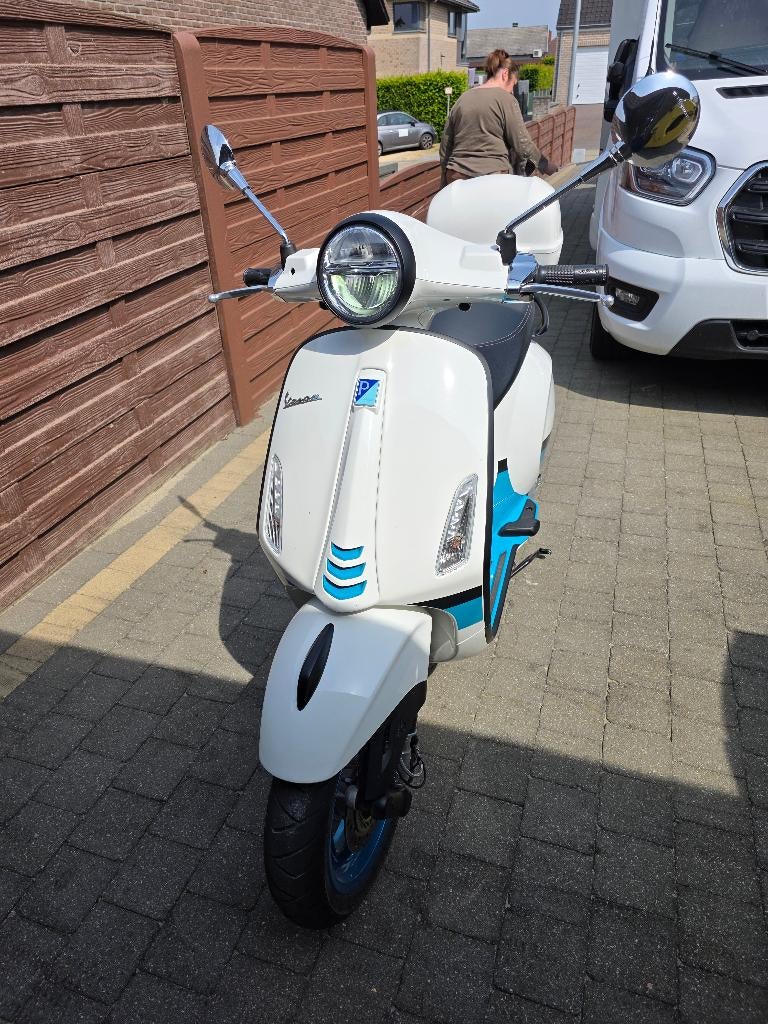 Vespa gts 125 cc supertech, Motoren, Scooter, Nieuw, Particulier, 125 cc