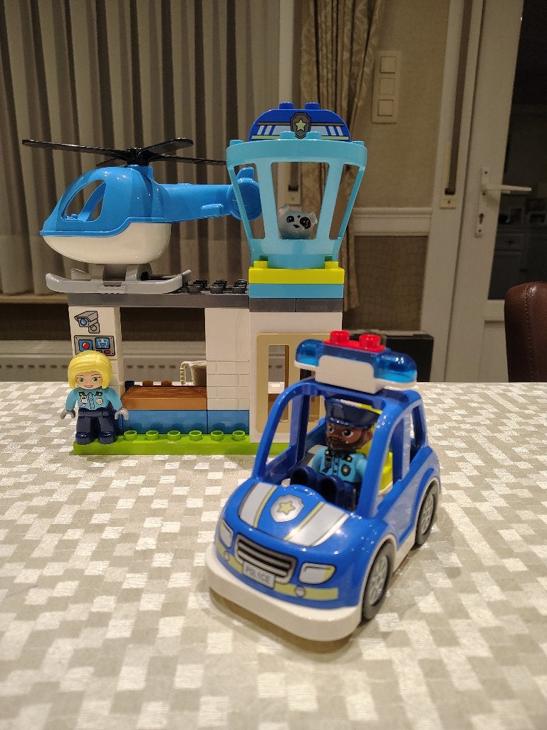 LEGO DUPLO Rescue Politiebureau & Helikopter, Ophalen of Verzenden, Zo goed als nieuw, Complete set, Duplo