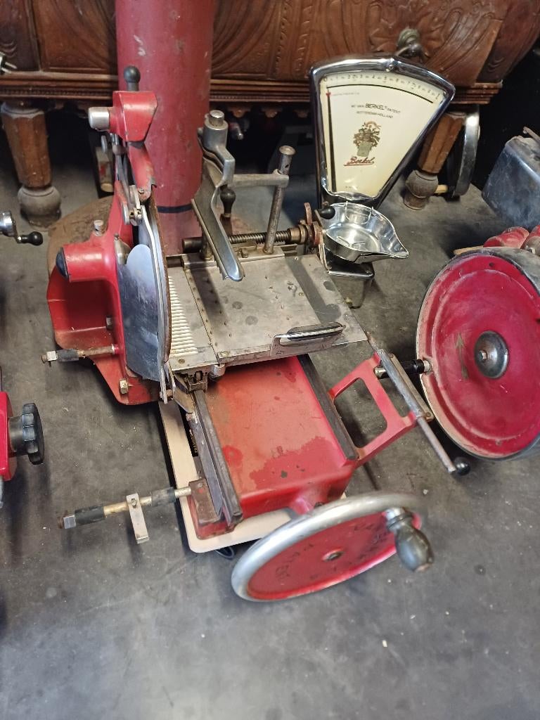 Te koop gevraagd  oude snijmachine berkel, Antiquités & Art, Enlèvement