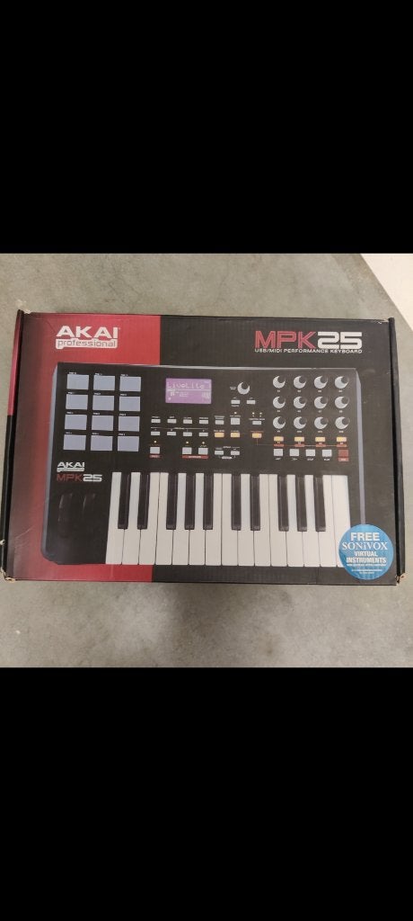 Contrôleur midi akai, Muziek en Instrumenten, Keyboards, Ophalen, Zo goed als nieuw, Overige merken, Midi-aansluiting