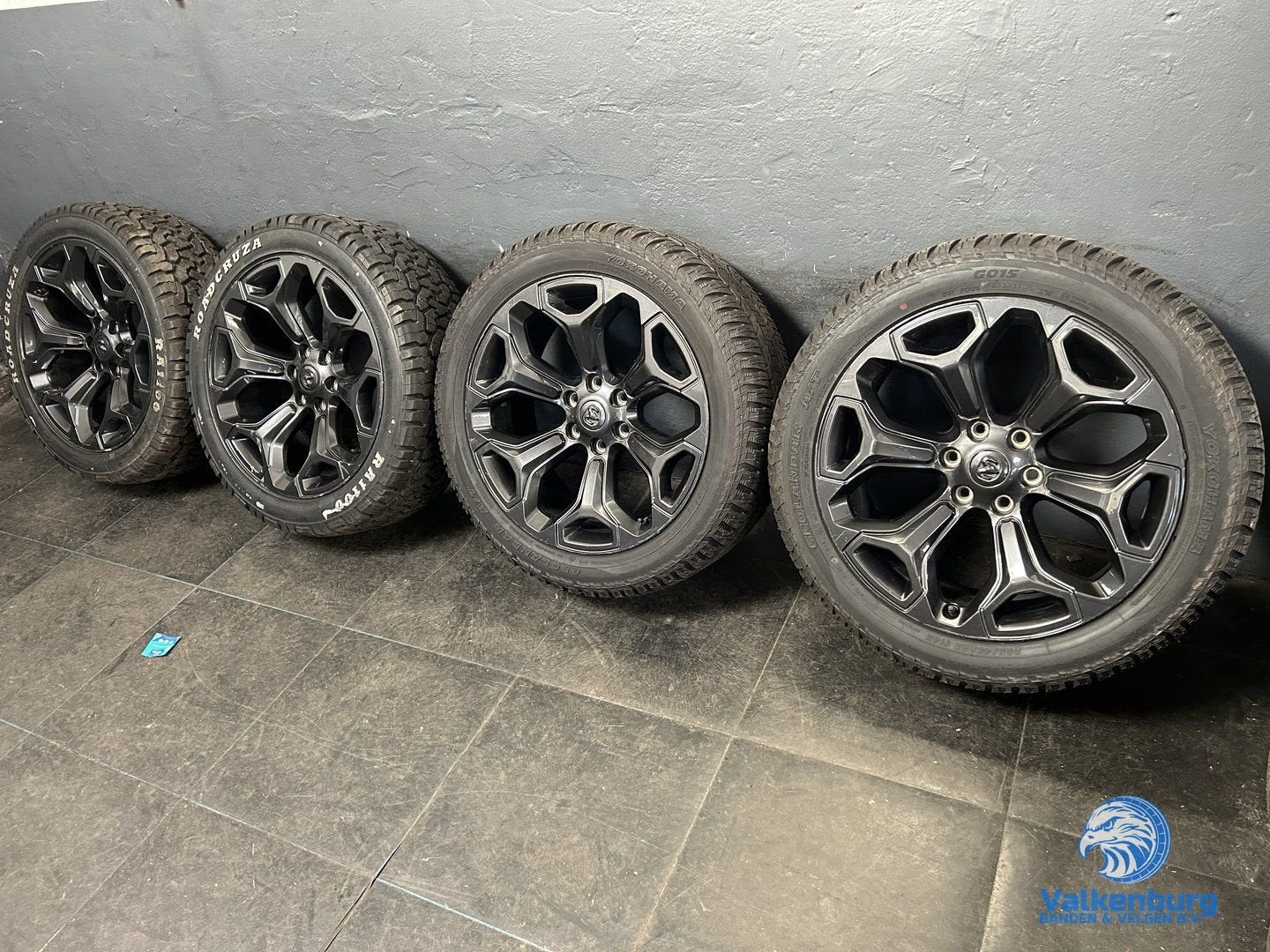 9mm! Originele Dodge RAM 1500 22 inch zwarte velgen 6x139.7, Gebruikt, -, 285 mm, -