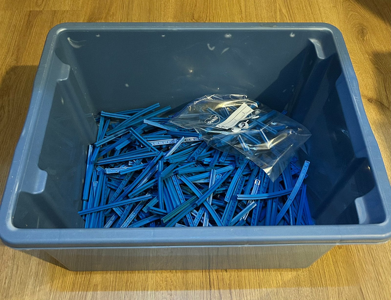 Vintage LEGO Blauwe Treinrails – Ca. 720g Pure Blue Track, Enlèvement ou Envoi, Comme neuf, Briques en vrac, Lego