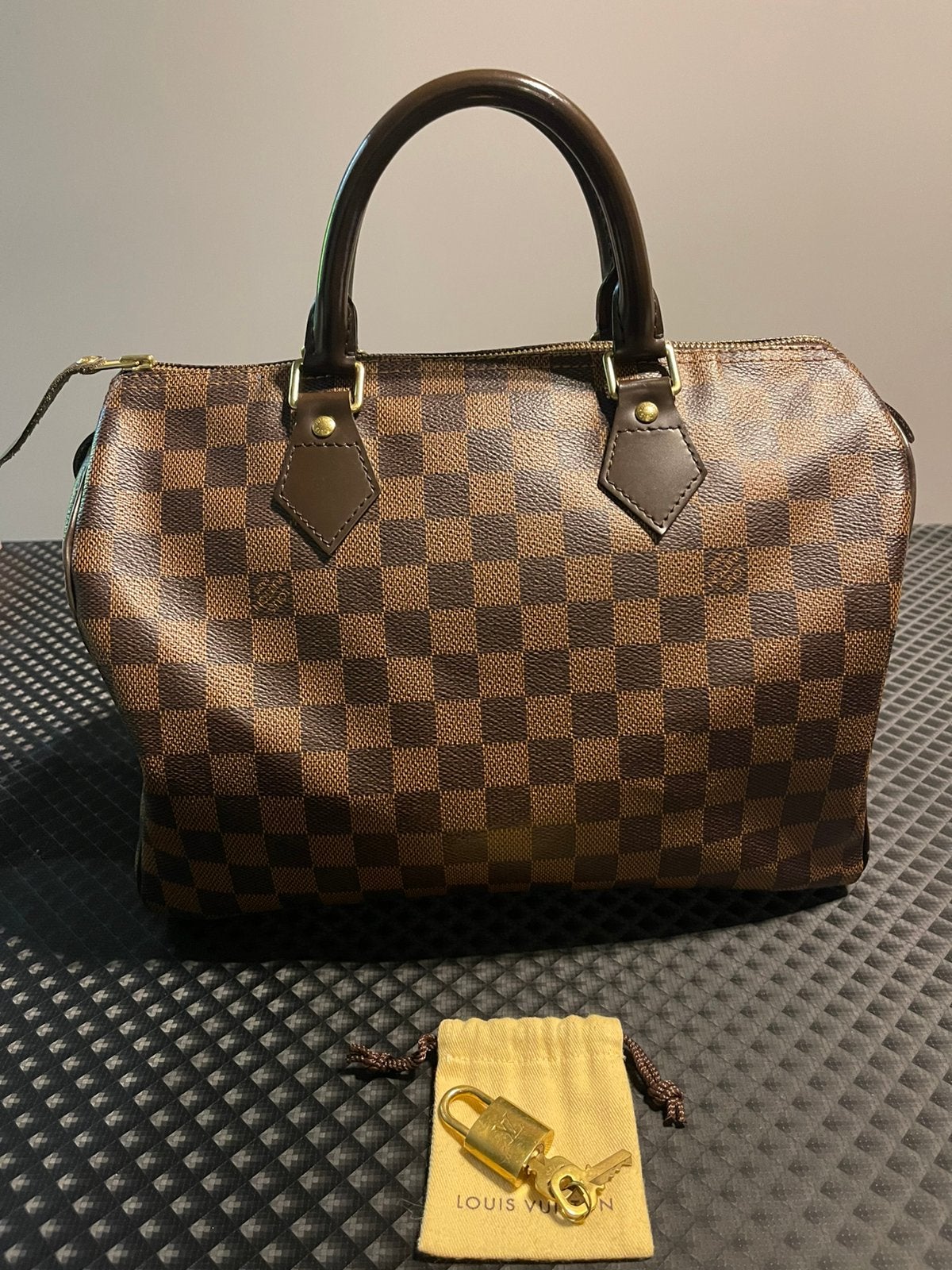 Louis Vuitton Speedy 30 Damier Ebene, Handtassen en Accessoires, Tassen | Damestassen, Ophalen of Verzenden, Zo goed als nieuw