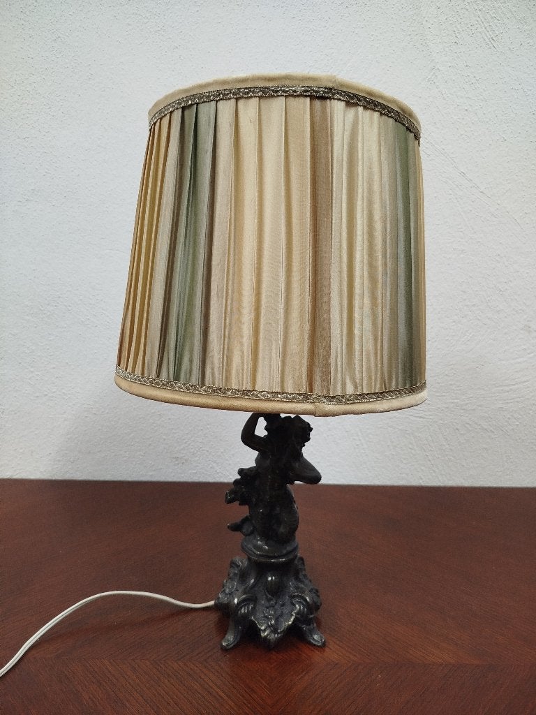 Prachtige Antieke Zamak Tafellamp – Mythologische Triton, Enlèvement ou Envoi