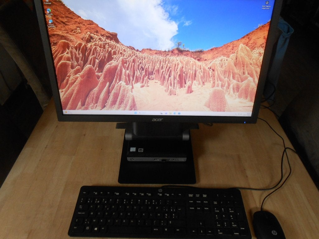 HP Prodesk 400 G4 Desktop Mini PC, Gebruikt, 2 tot 3 Ghz, 256 GB SSD M.2, Met monitor