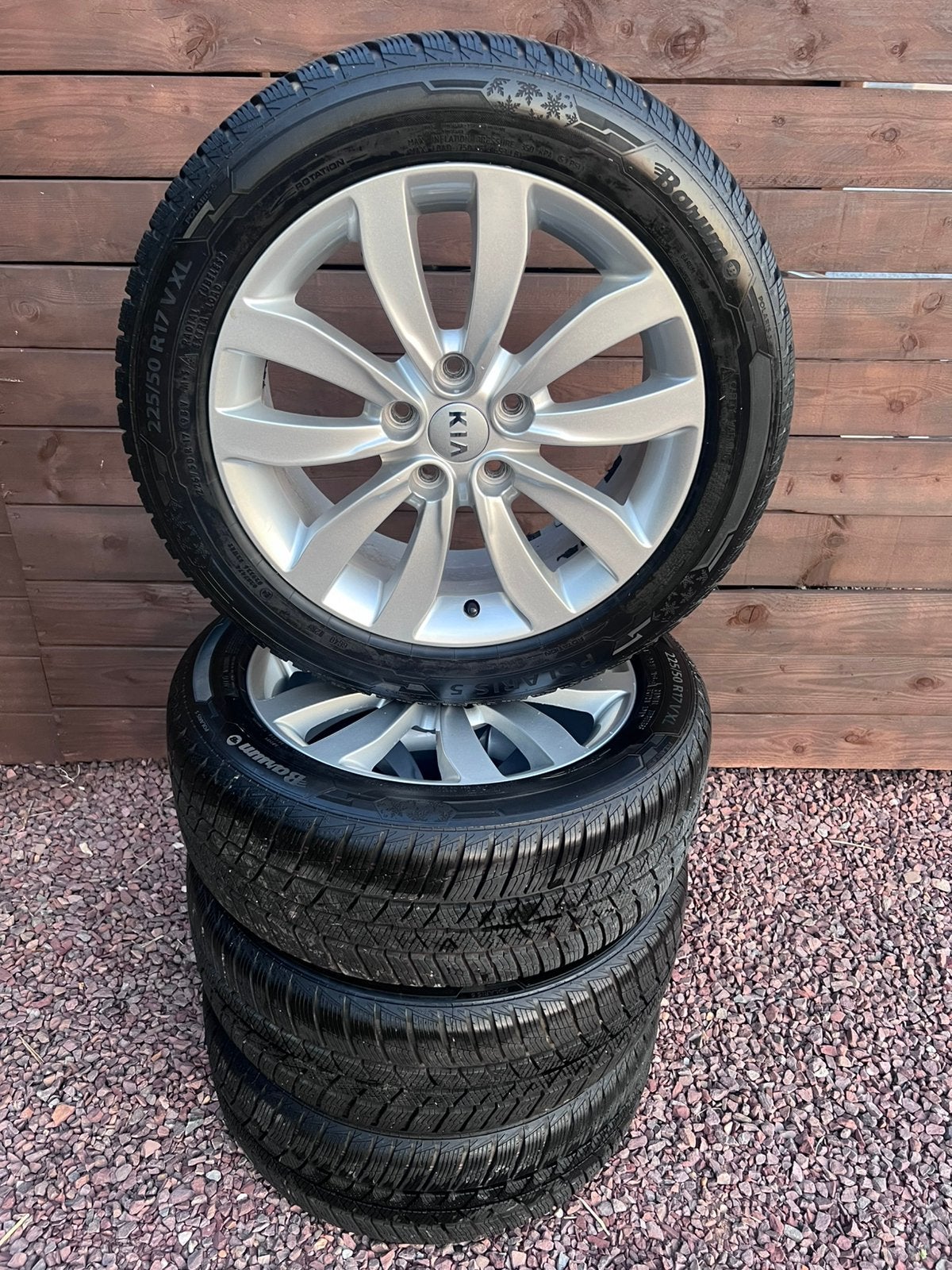 Originele 17” KIA Velgen+Barum Winterbanden 225/50 R17 Zgan, Auto-onderdelen, Banden en Velgen, Banden en Velgen, Winterbanden