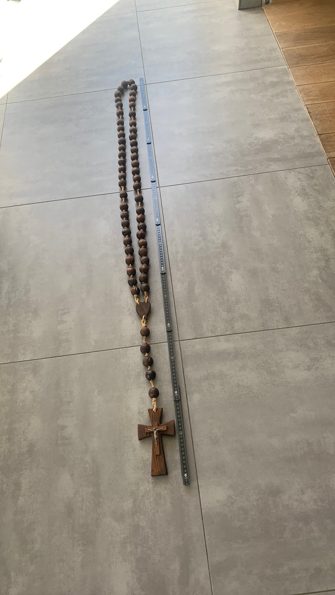 Grand chapelet ou paternoster ancien en bois, Enlèvement ou Envoi