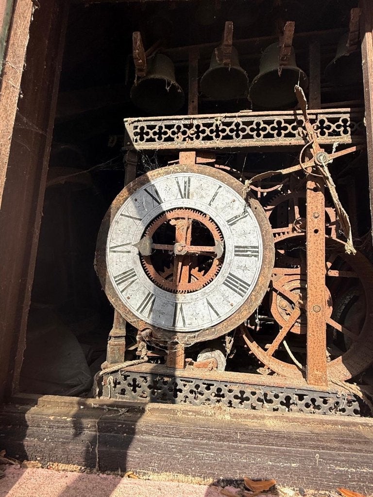 Petit carillon ancien avec montre, unique, Enlèvement