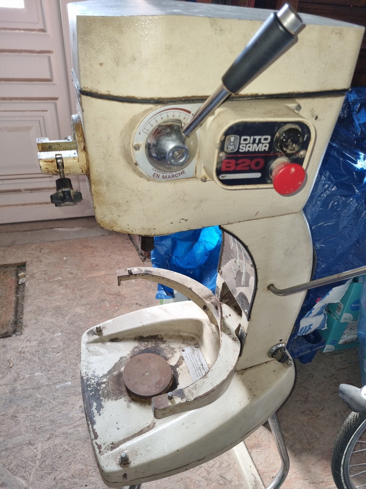 Ancien pétrin Dito Sama B20. K 29588, Enlèvement