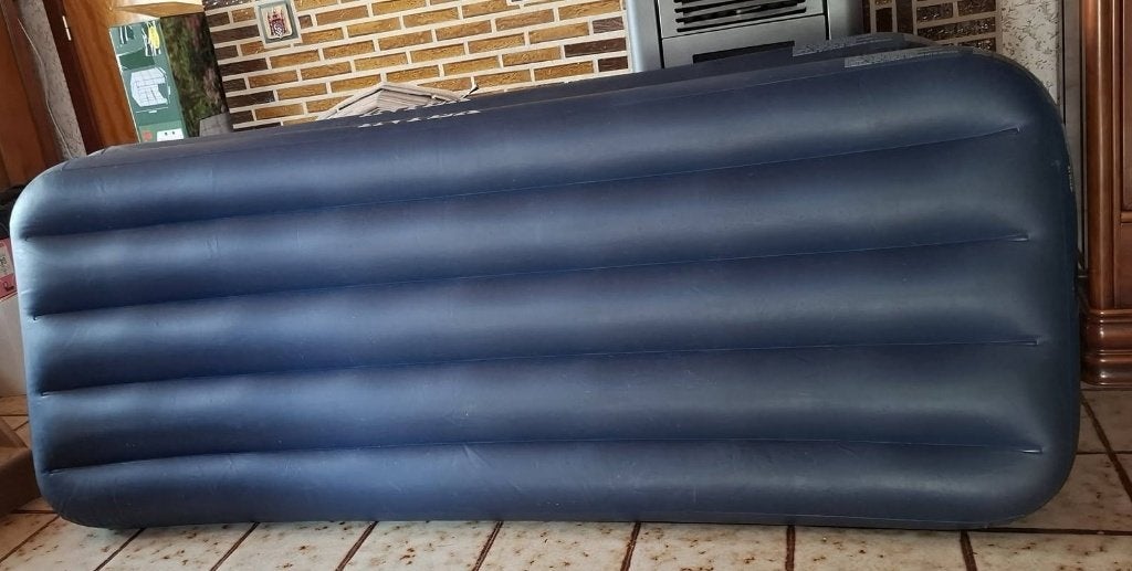 2 INTREX luchtmatrassen, Caravanes & Camping, Matelas pneumatiques, Comme neuf, 1 personne, Enlèvement