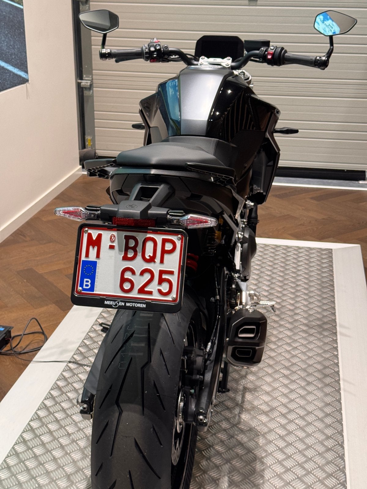 BMW F 900 R - Parfait état - Seulement 2 800 km, Motos, Particulier, Naked bike