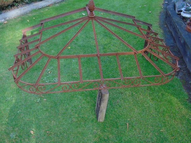rechthoekige kap met afgeronde hoeken in massief ijzer, Tuin en Terras, Tuinmeubel-accessoires, Nieuw, Ophalen