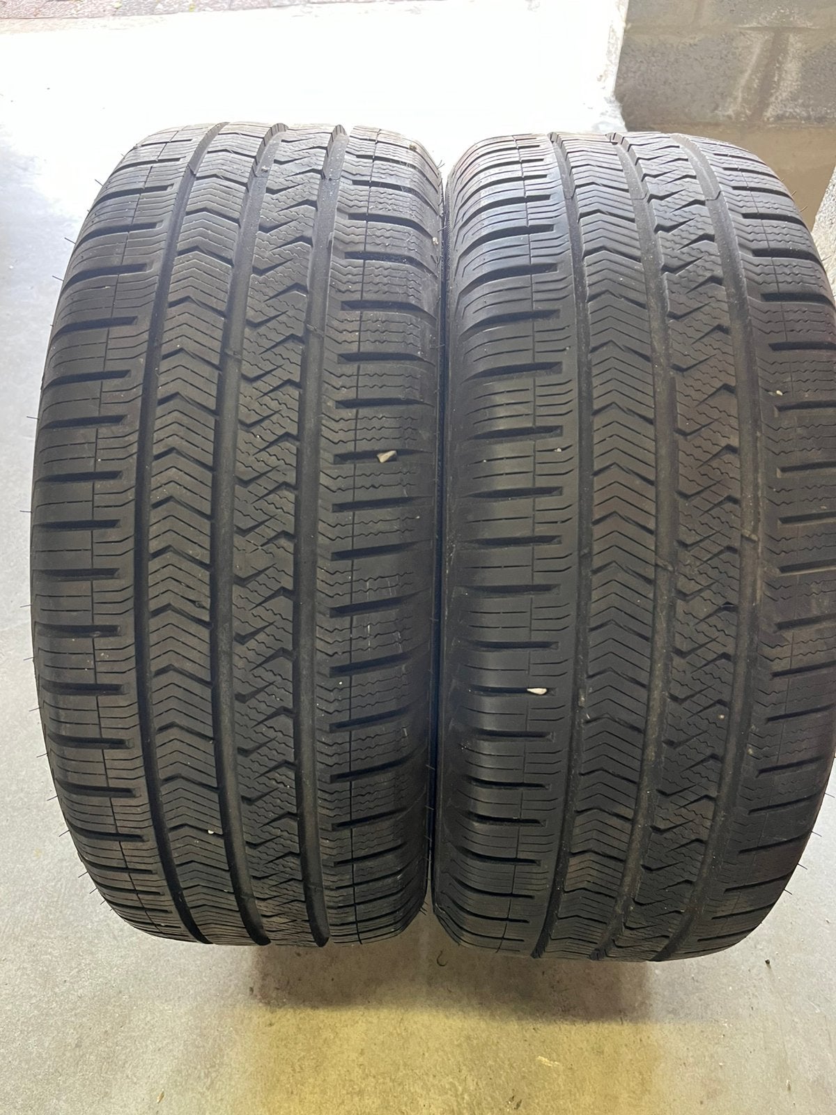 2 pneus VREDESTEIN - 205/45 R17, Auto-onderdelen, Banden en Velgen, Ophalen, Gebruikt, 17 inch, 205 mm