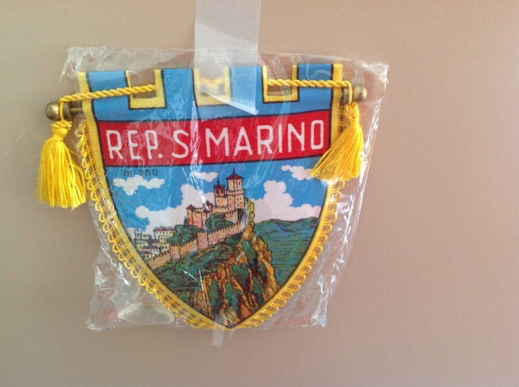 Armoiries en tissu de la République de Saint-Marin (livraiso, Enlèvement ou Envoi, Neuf